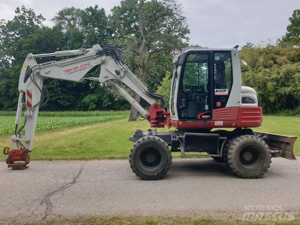 Takeuchi TB295W  휠 굴삭기