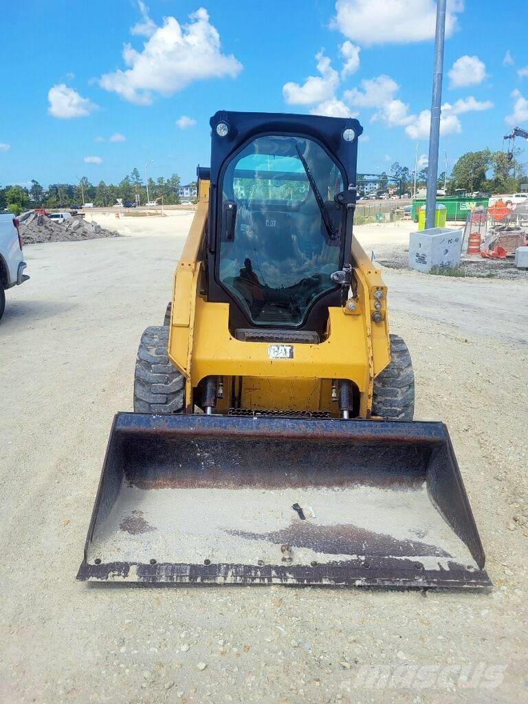 CAT 242 D  스키드로더
