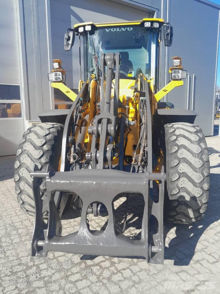 Volvo L90H  휠로우더