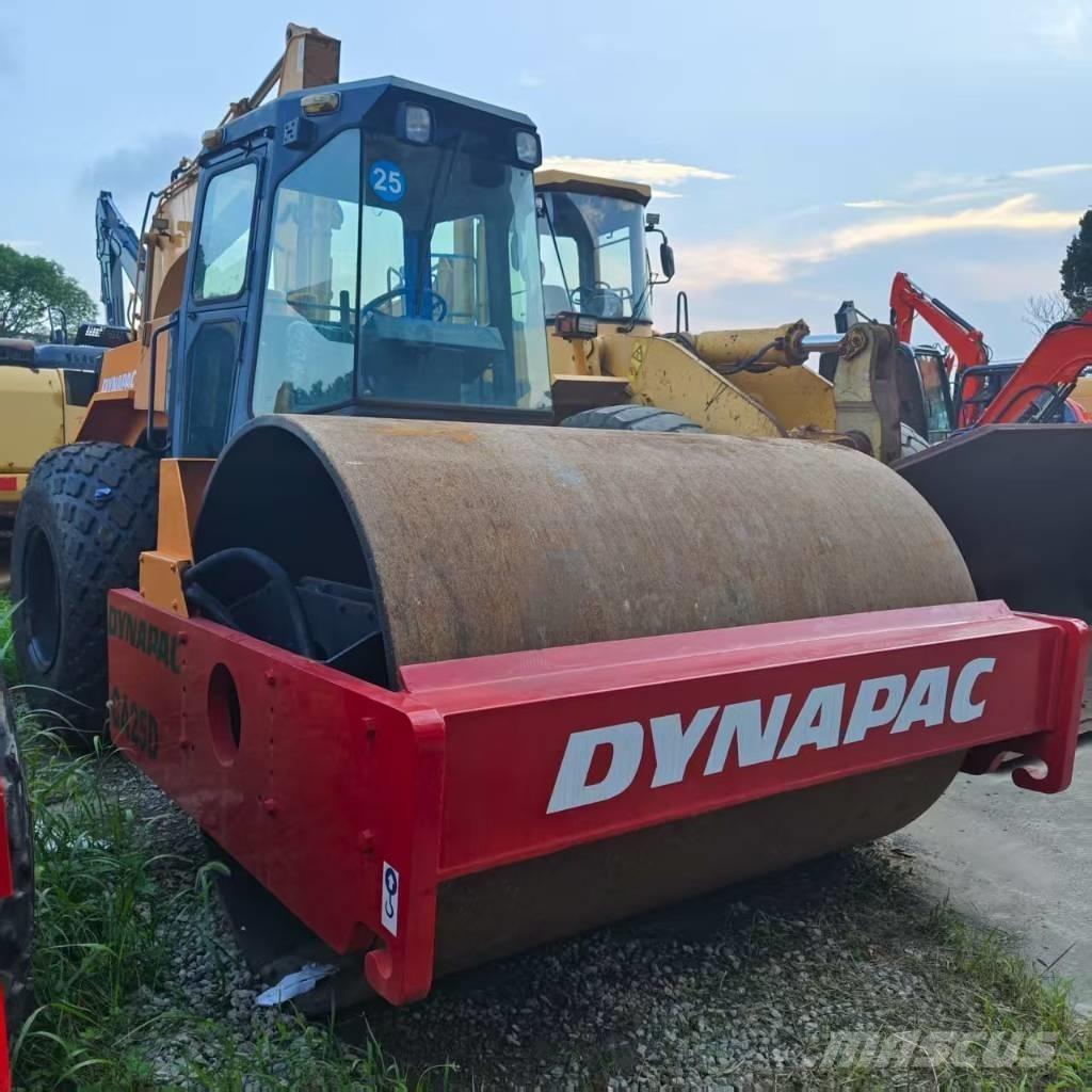 Dynapac CA 25 D 싱글 드럼 롤러