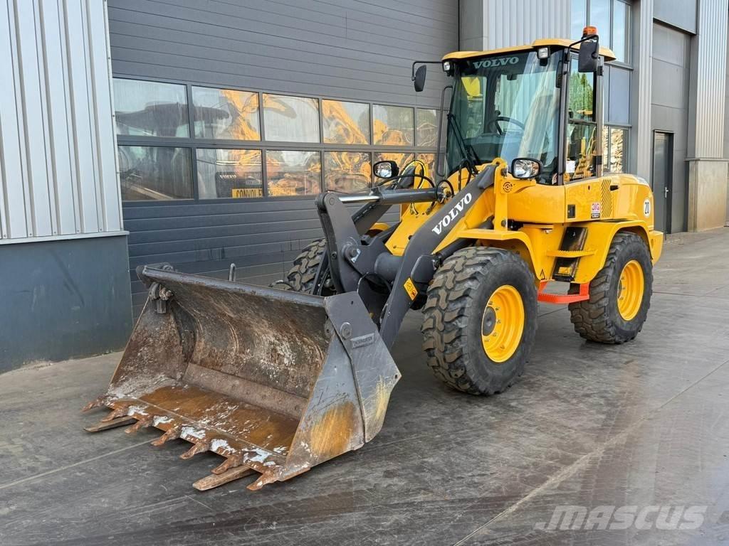 Volvo L30G  휠로우더