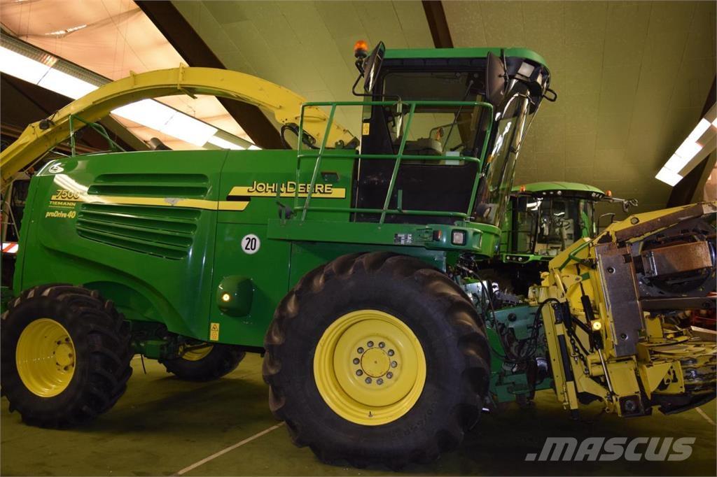 John Deere 7400 자동 초지기계