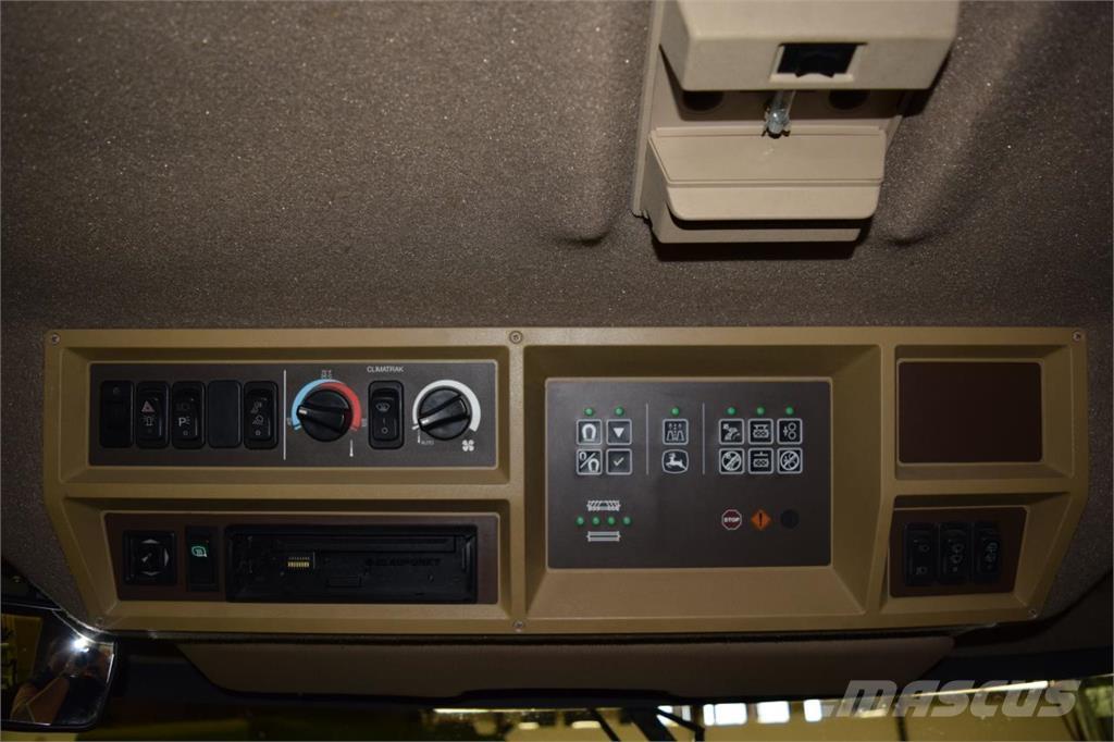 John Deere 7400 자동 초지기계