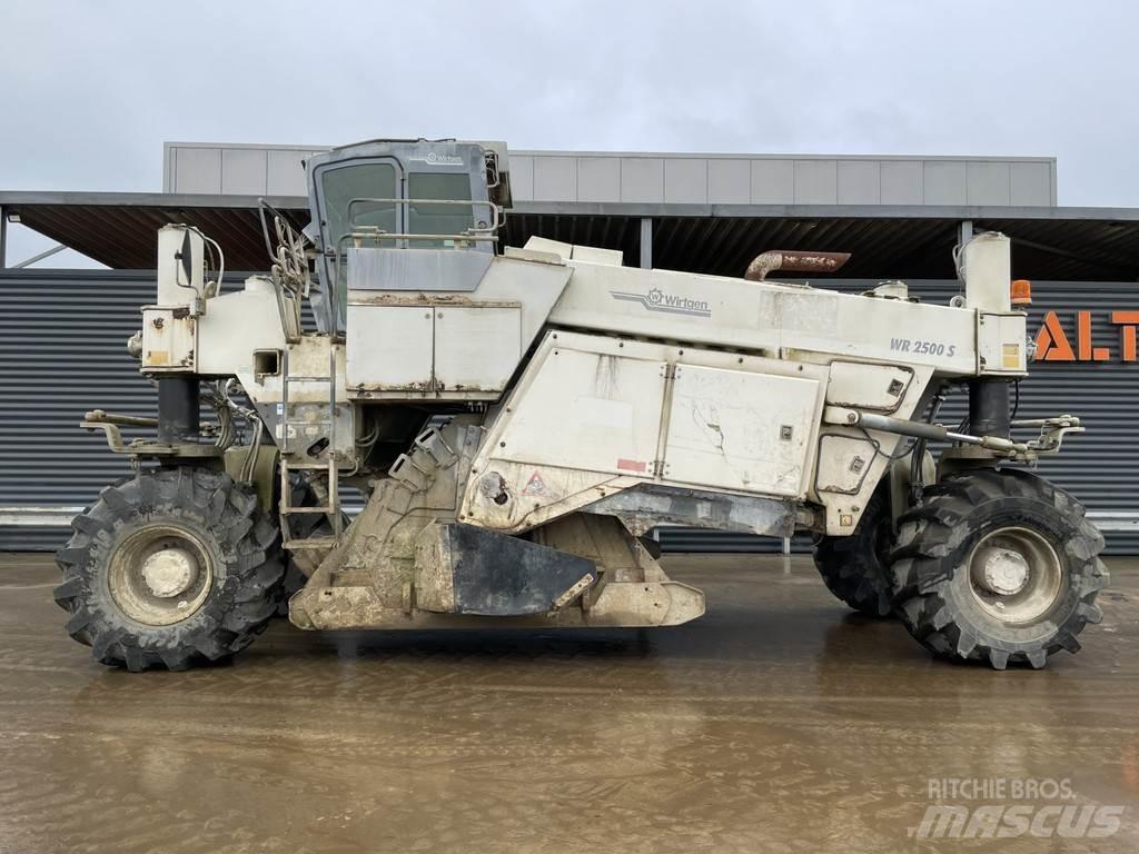 Wirtgen WR 2500S 아스팔트 리사이클러