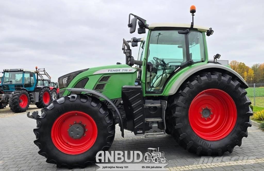Fendt 716 Vario S4 트랙터
