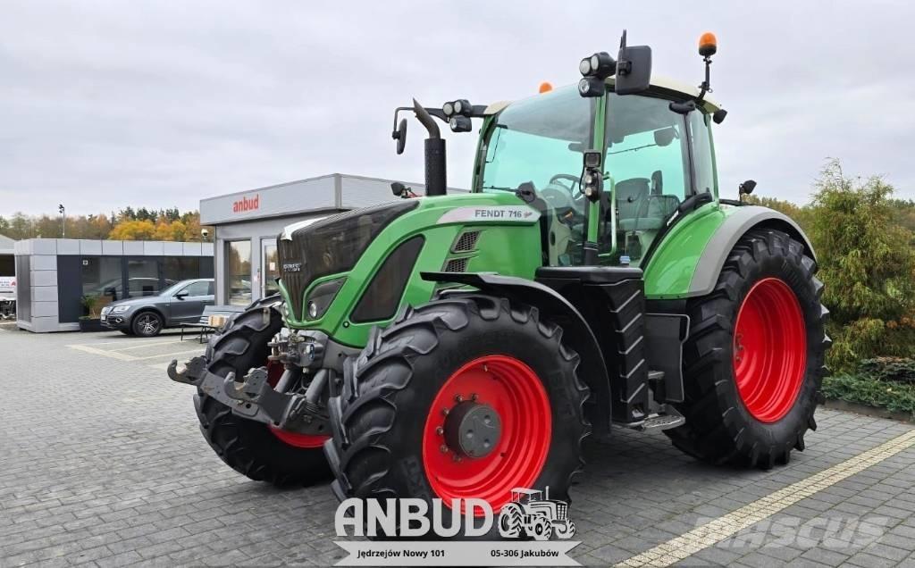 Fendt 716 Vario S4 트랙터