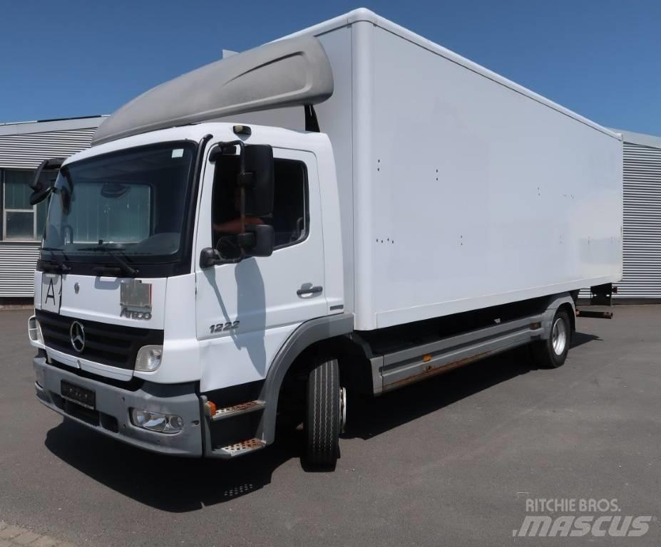 Mercedes-Benz 1222 L 탑차 트럭