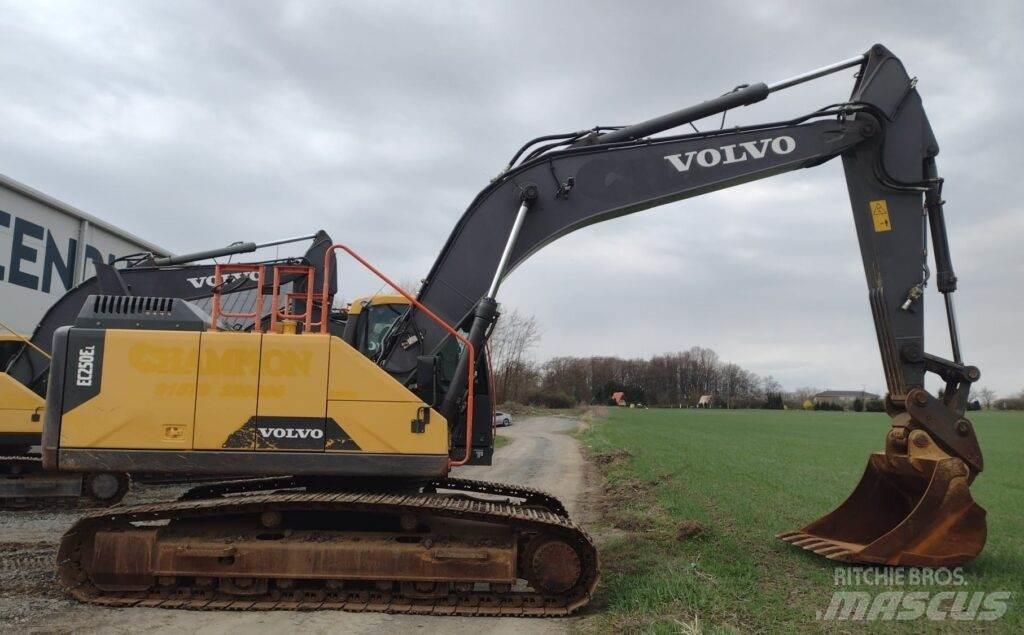 Volvo EC250EL 대형 굴삭기 29톤 이상