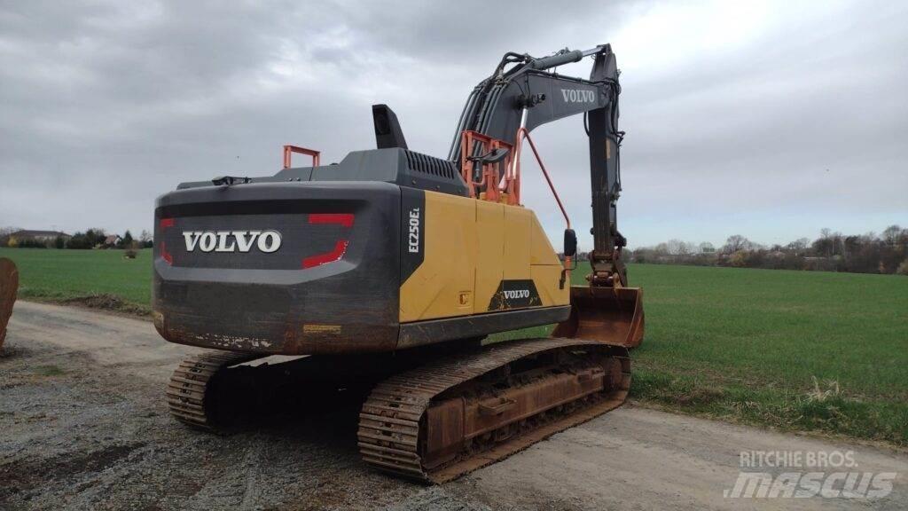 Volvo EC250EL 대형 굴삭기 29톤 이상