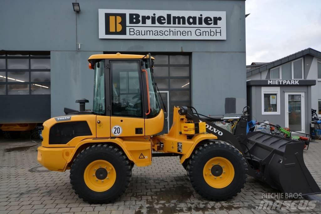 Volvo L 30 H  휠로우더
