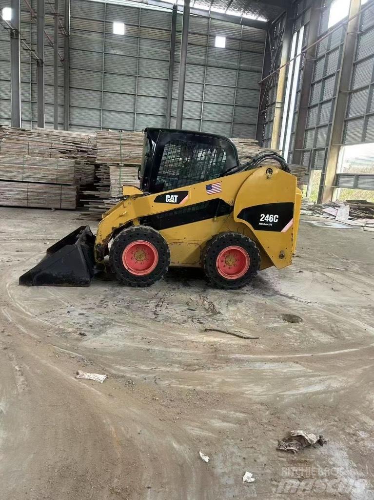 CAT 246 C  스키드로더