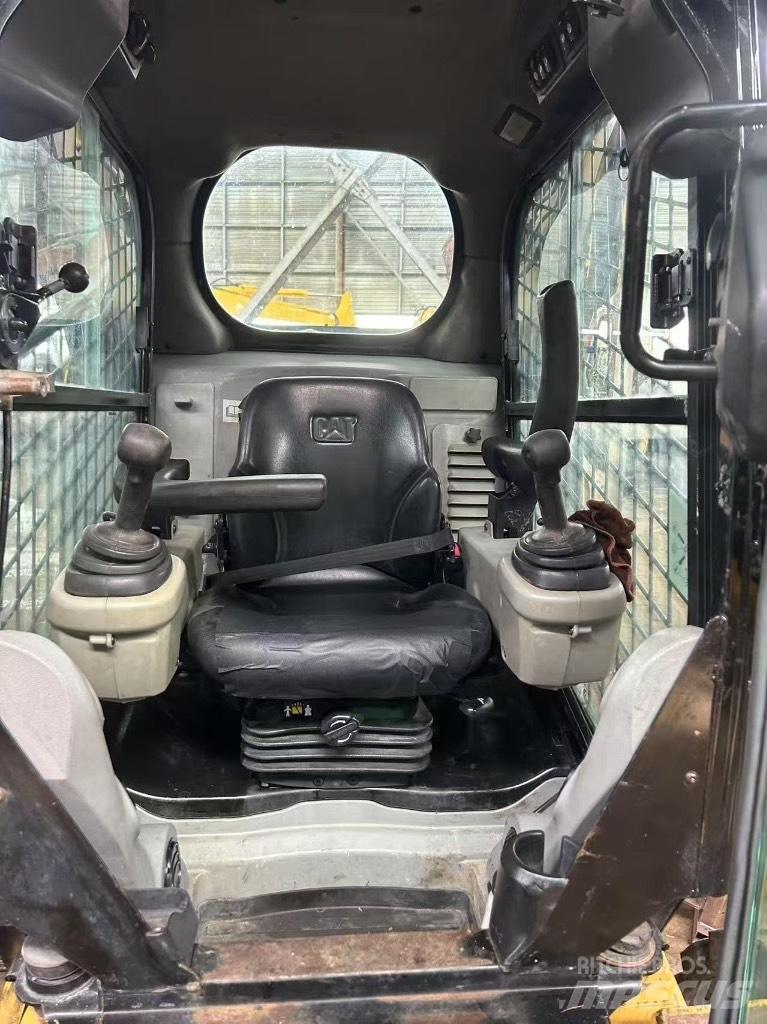 CAT 246 C  스키드로더