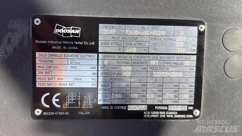 Bobcat D 25 NXP 디젤 지게차