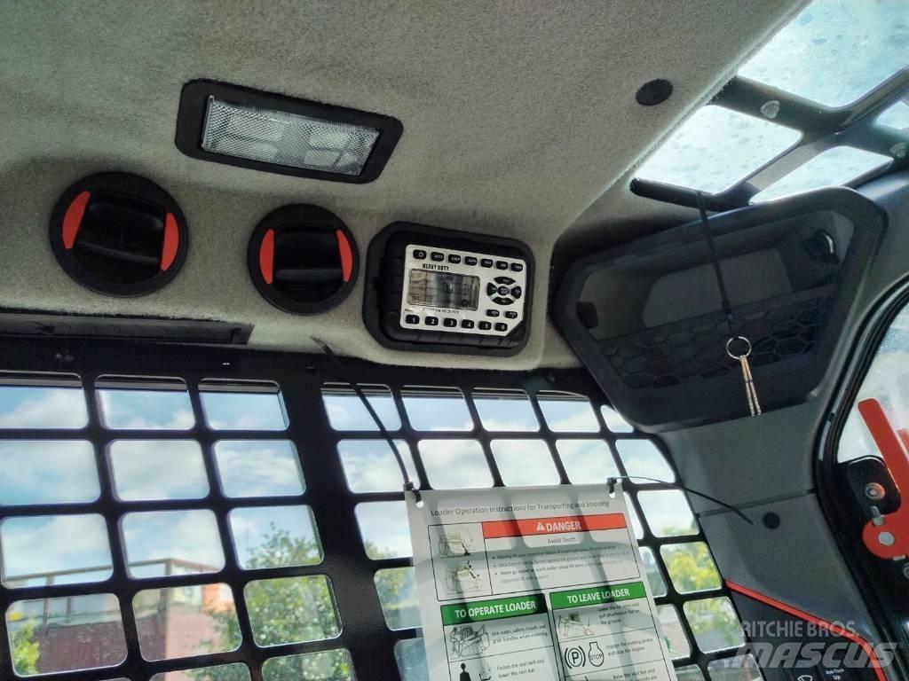 Bobcat T86 궤도식 로우더