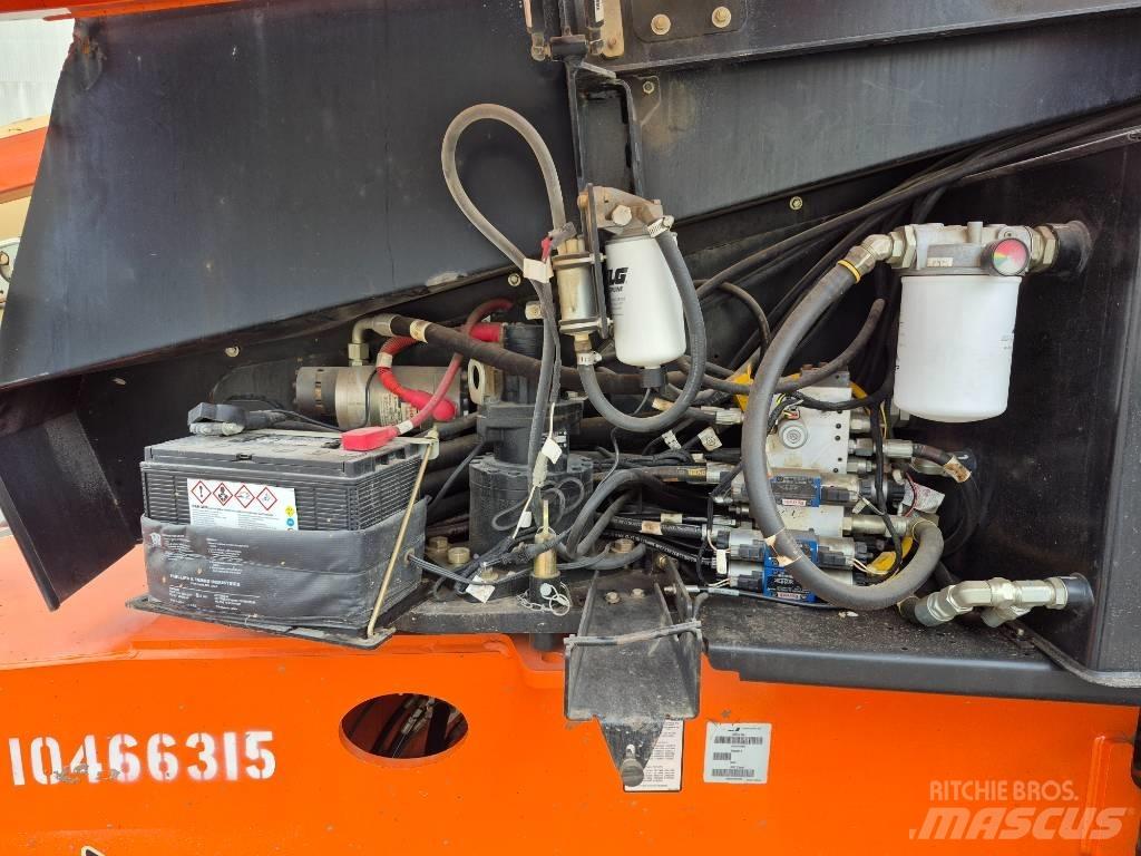 JLG 600 S 견인식 전동이동 리프트