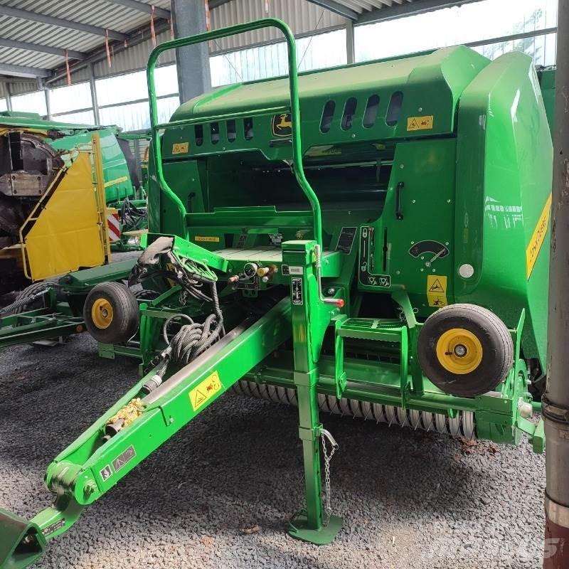 John Deere F441M 원형 곤포기