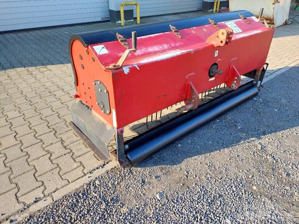 Toro Procore 880 통풍기와 잔디띄개