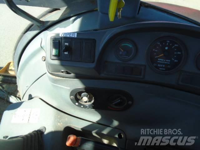 New Holland 575 E 백호로더