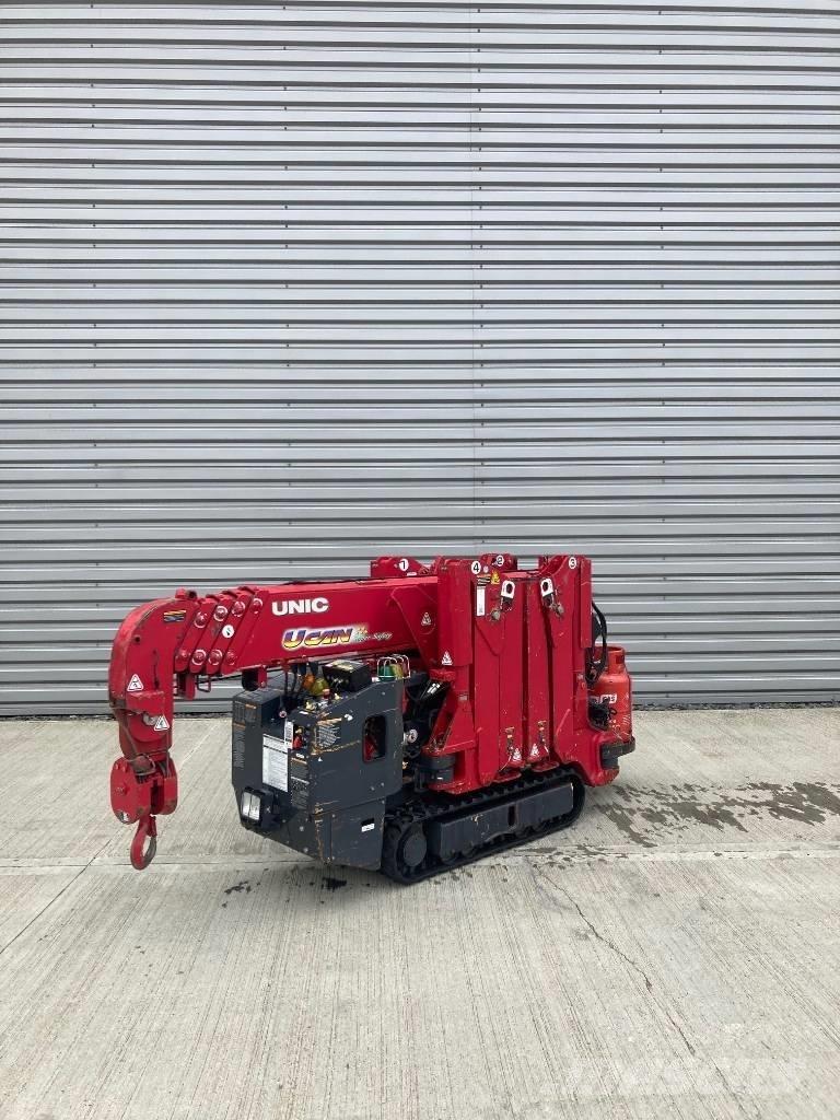 Unic URW-295 미니 크레인