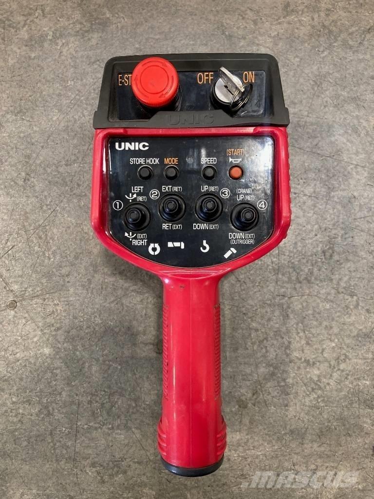 Unic URW-295 미니 크레인