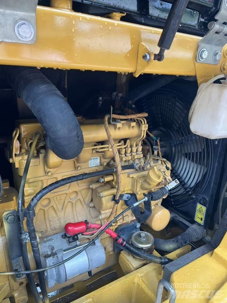 CAT 305.5 E2 소형 굴삭기 7톤 미만
