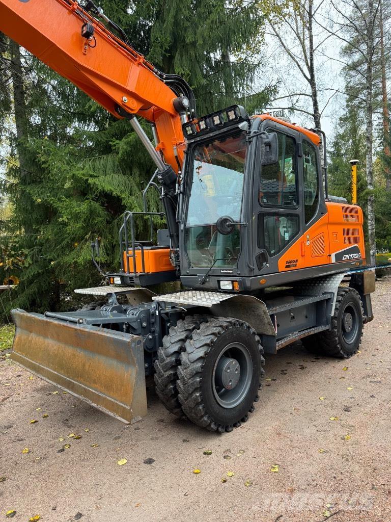 Doosan DX 170 W-5  휠 굴삭기
