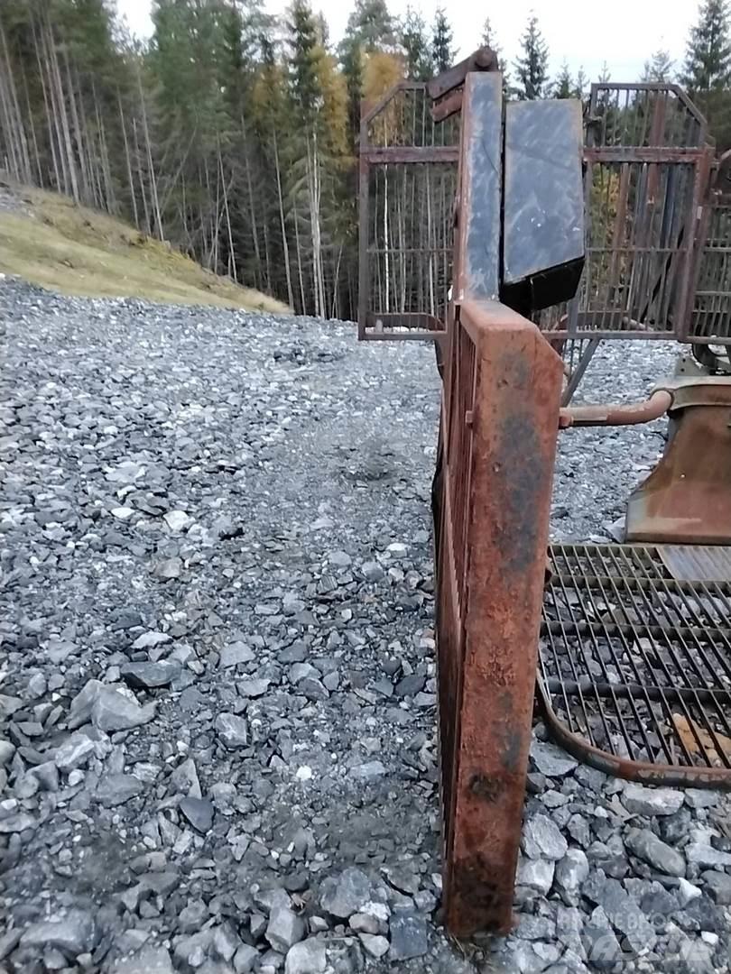 Valmet 890.1 기타 구성품