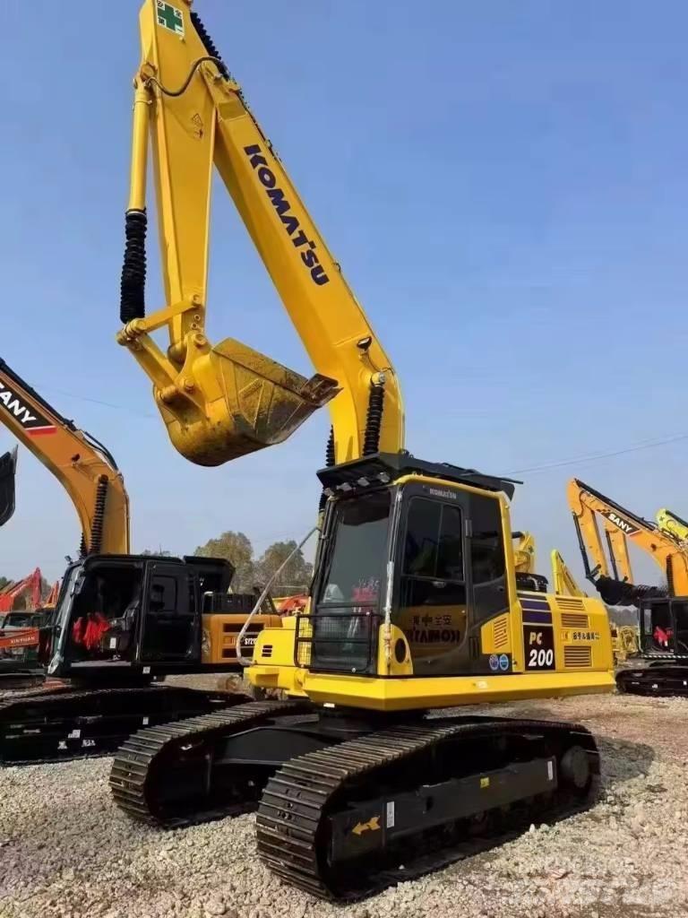 Komatsu PC 200 대형 굴삭기 29톤 이상