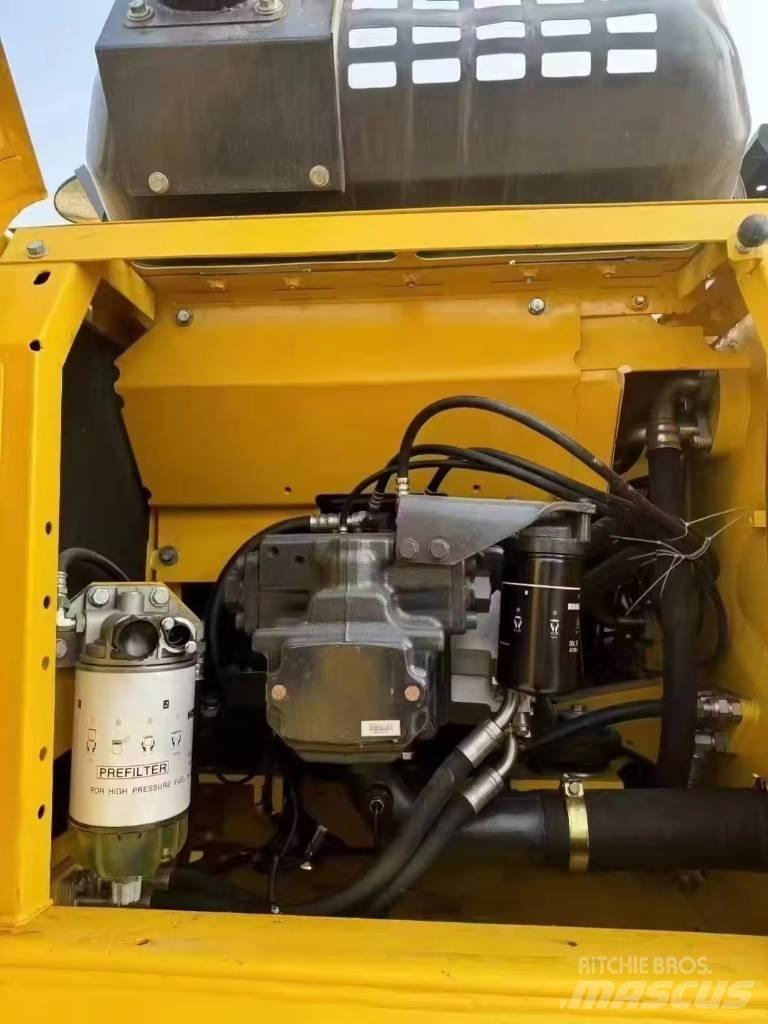 Komatsu PC 200 대형 굴삭기 29톤 이상
