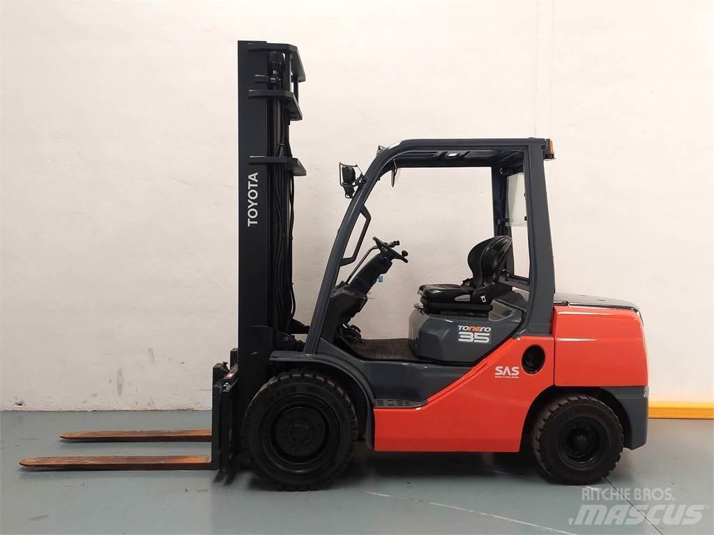 Toyota 52 8FDJF35 디젤 지게차