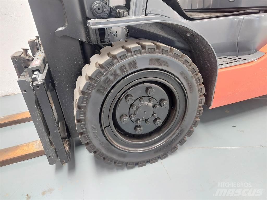 Toyota 52 8FDJF35 디젤 지게차