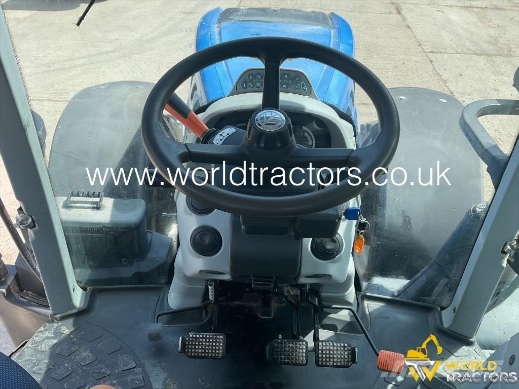 New Holland T 7.245 트랙터
