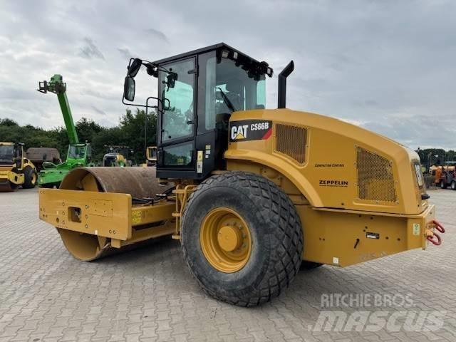 CAT CS 66 B 싱글 드럼 롤러