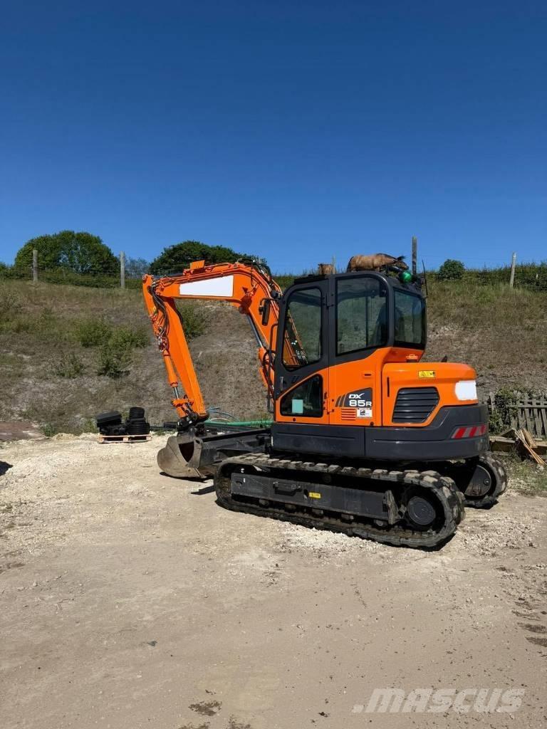 Doosan DX 85 R-3 중형굴삭기 7톤-28톤