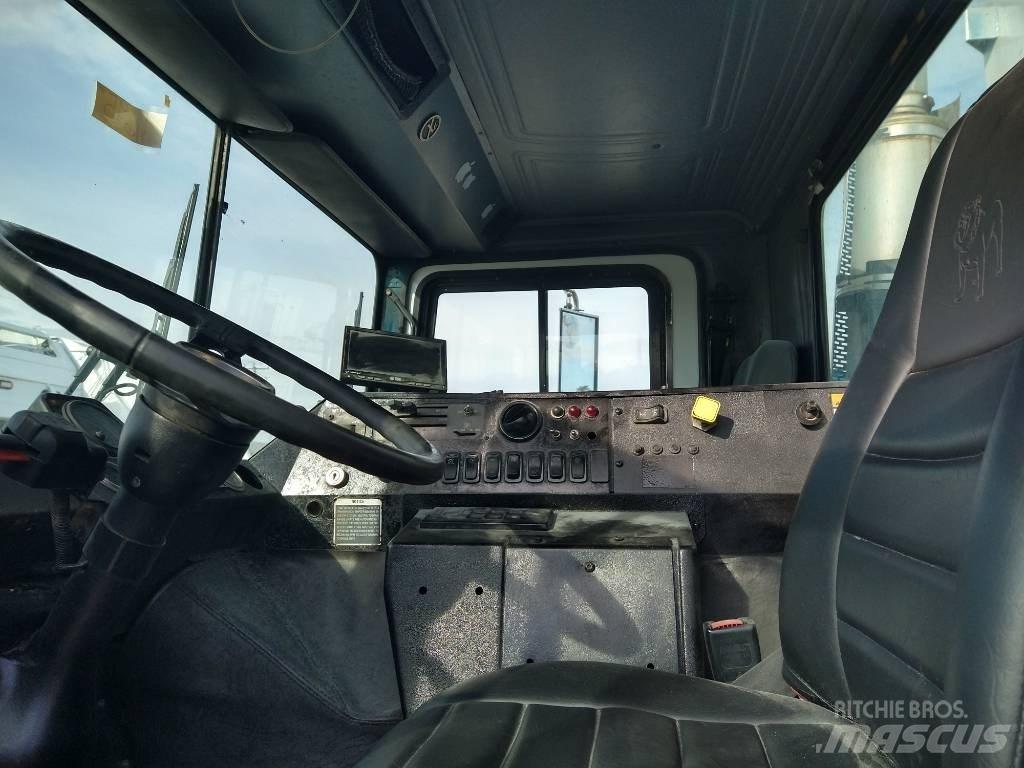 Mack MR 폐기물 수거 트럭