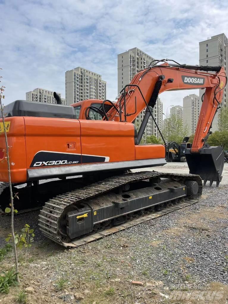 Doosan DX 300 LC 대형 굴삭기 29톤 이상