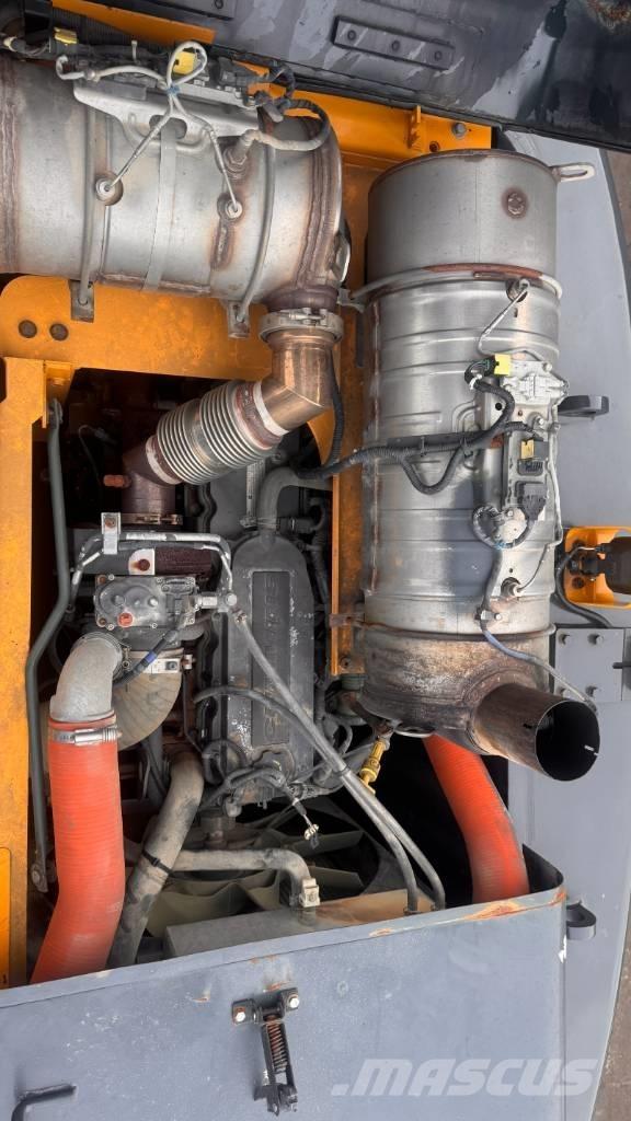 Hyundai HW 180  휠 굴삭기