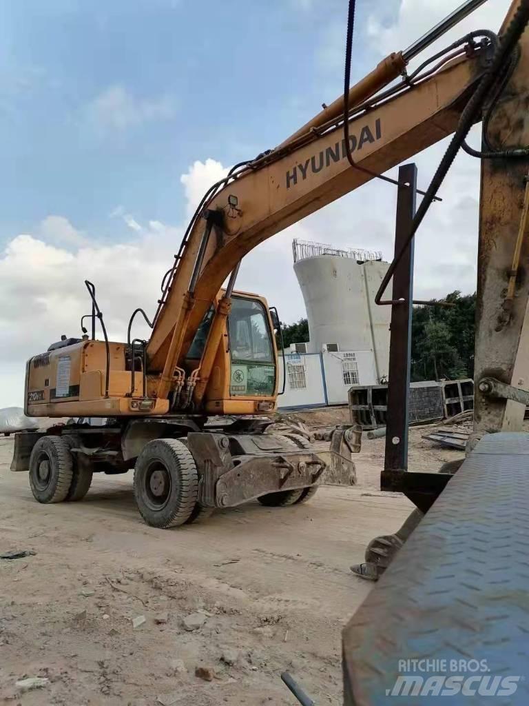 Hyundai 210W  휠 굴삭기
