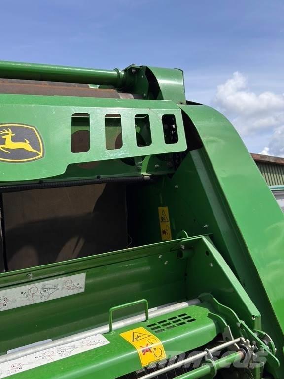 John Deere V461R 원형 곤포기