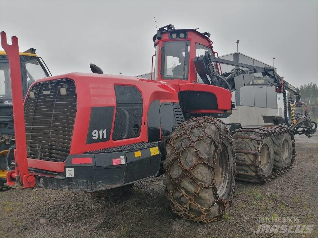Komatsu 911 원목 하베스터