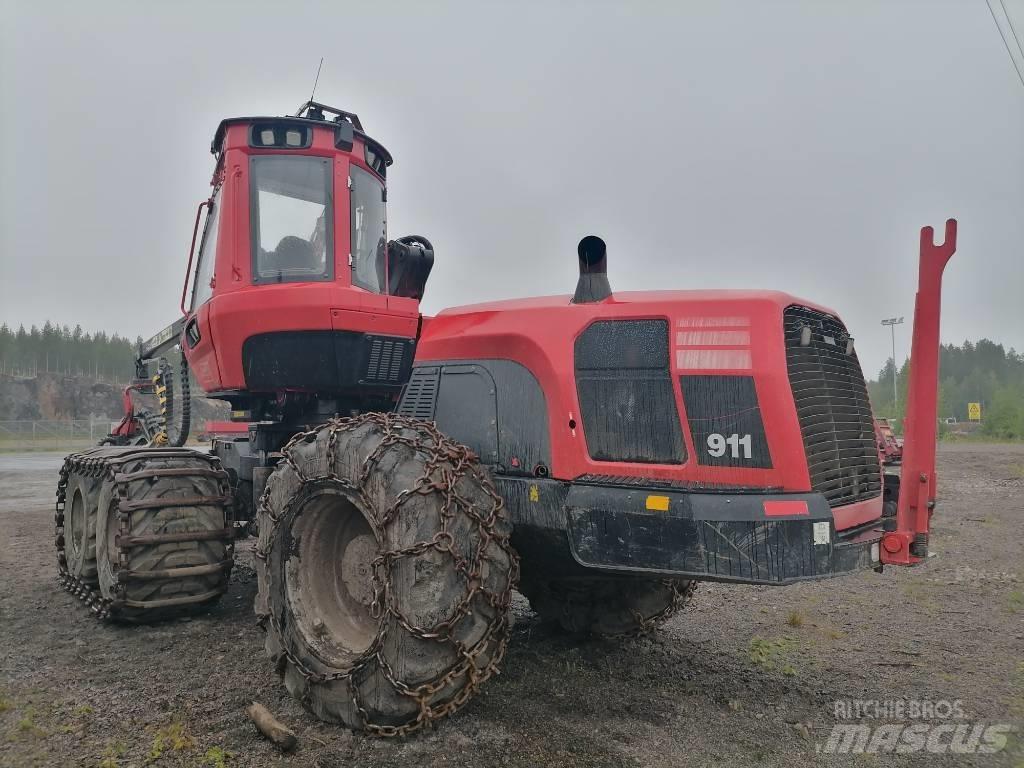 Komatsu 911 원목 하베스터