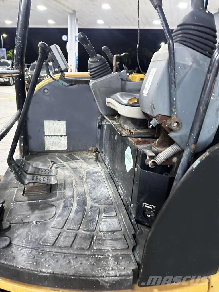 CAT 303.5 E CR 소형 굴삭기 7톤 미만