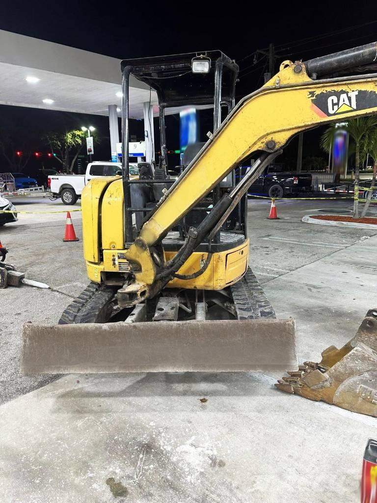 CAT 303.5 E CR 소형 굴삭기 7톤 미만