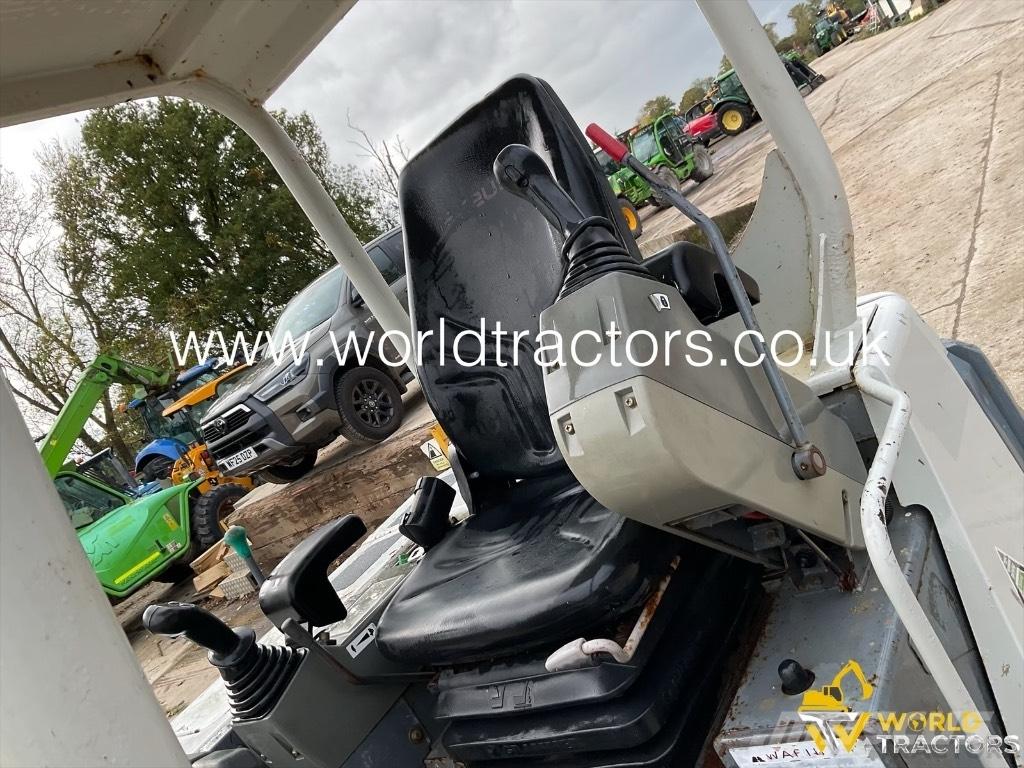 Takeuchi TB 228 소형 굴삭기 7톤 미만