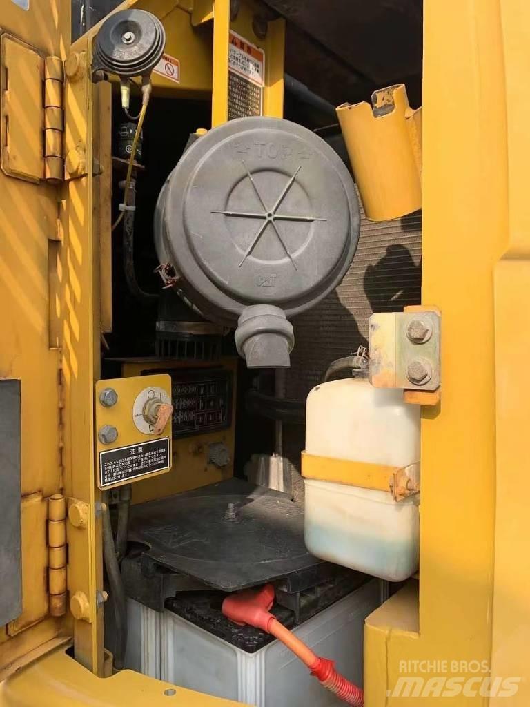 CAT 313 C 대형 굴삭기 29톤 이상