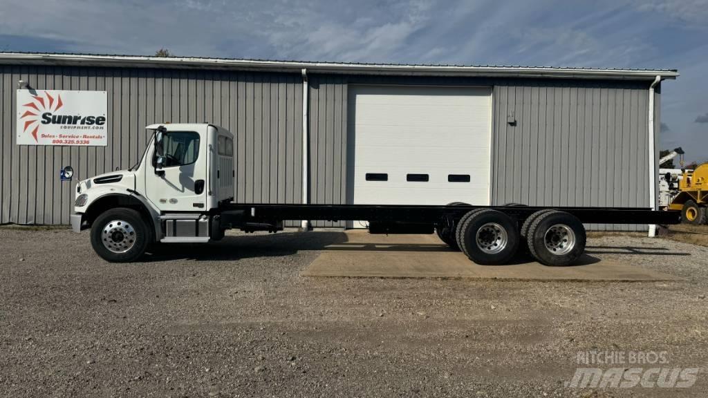 Freightliner M2 새시 운전실 트럭