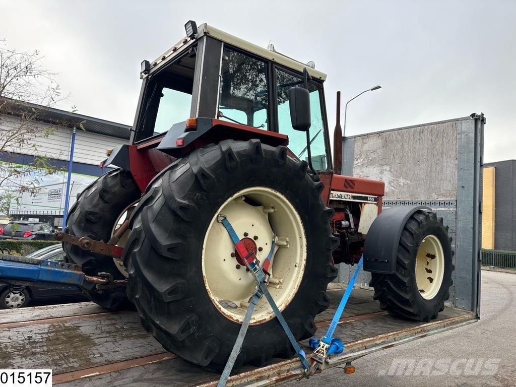 International 955A 트랙터