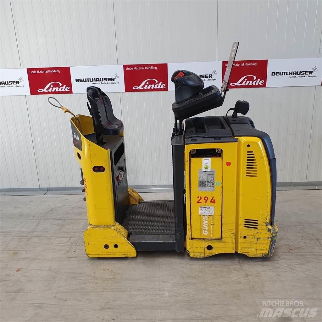 Linde P30C 견인 트럭