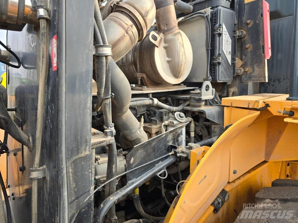 Hyundai HL 960  휠로우더