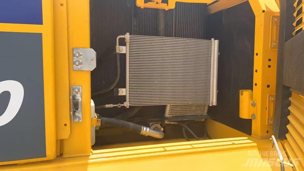 Komatsu PC 240 대형 굴삭기 29톤 이상